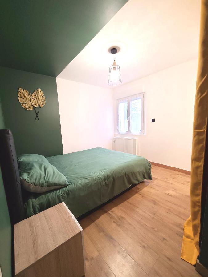 Appartement Cosy Et Elegant Поатие Екстериор снимка